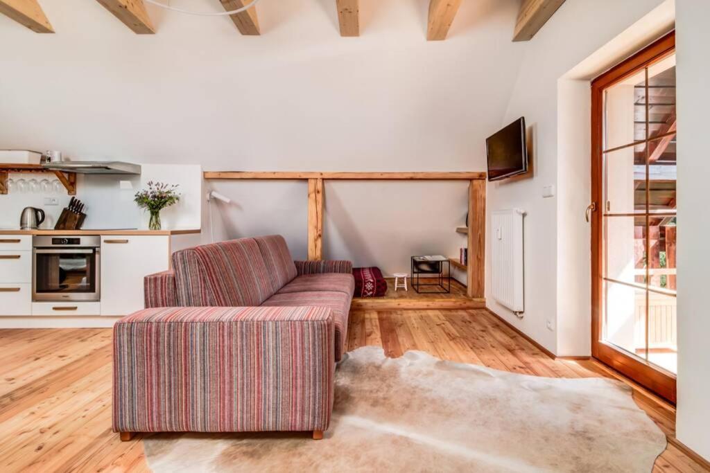 Ski, Hike & Bike Apartman 로끼뜨니쩨나드이제로우 외부 사진